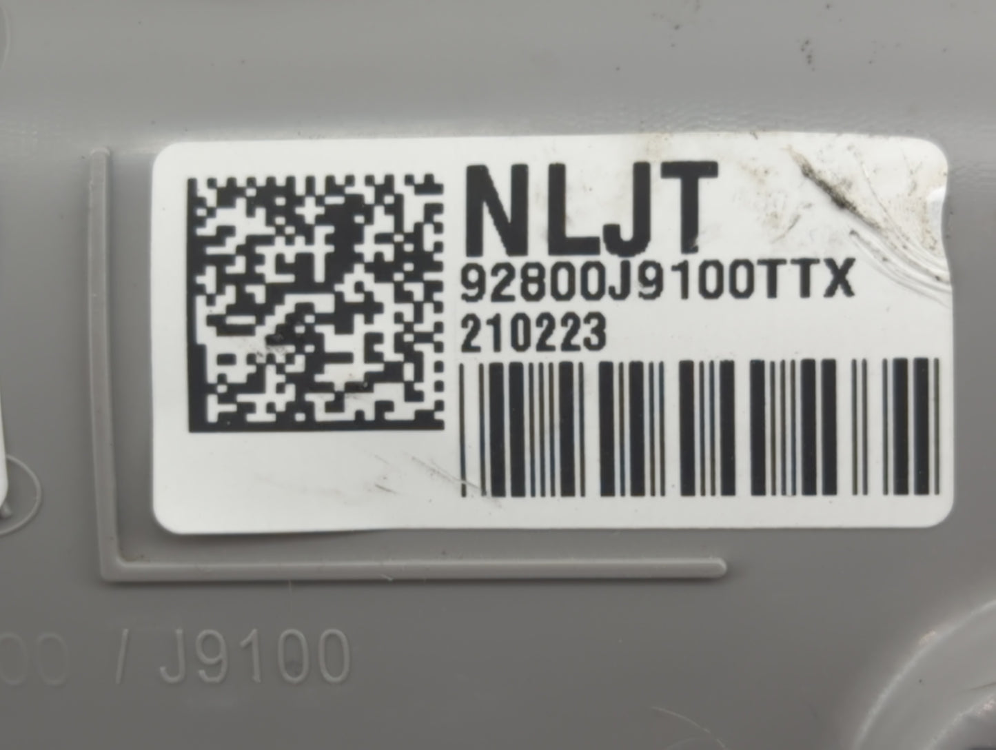 2018-2022 Hyundai Kona Overhead Roof Console 1321686 - Oemusedautoparts1.com