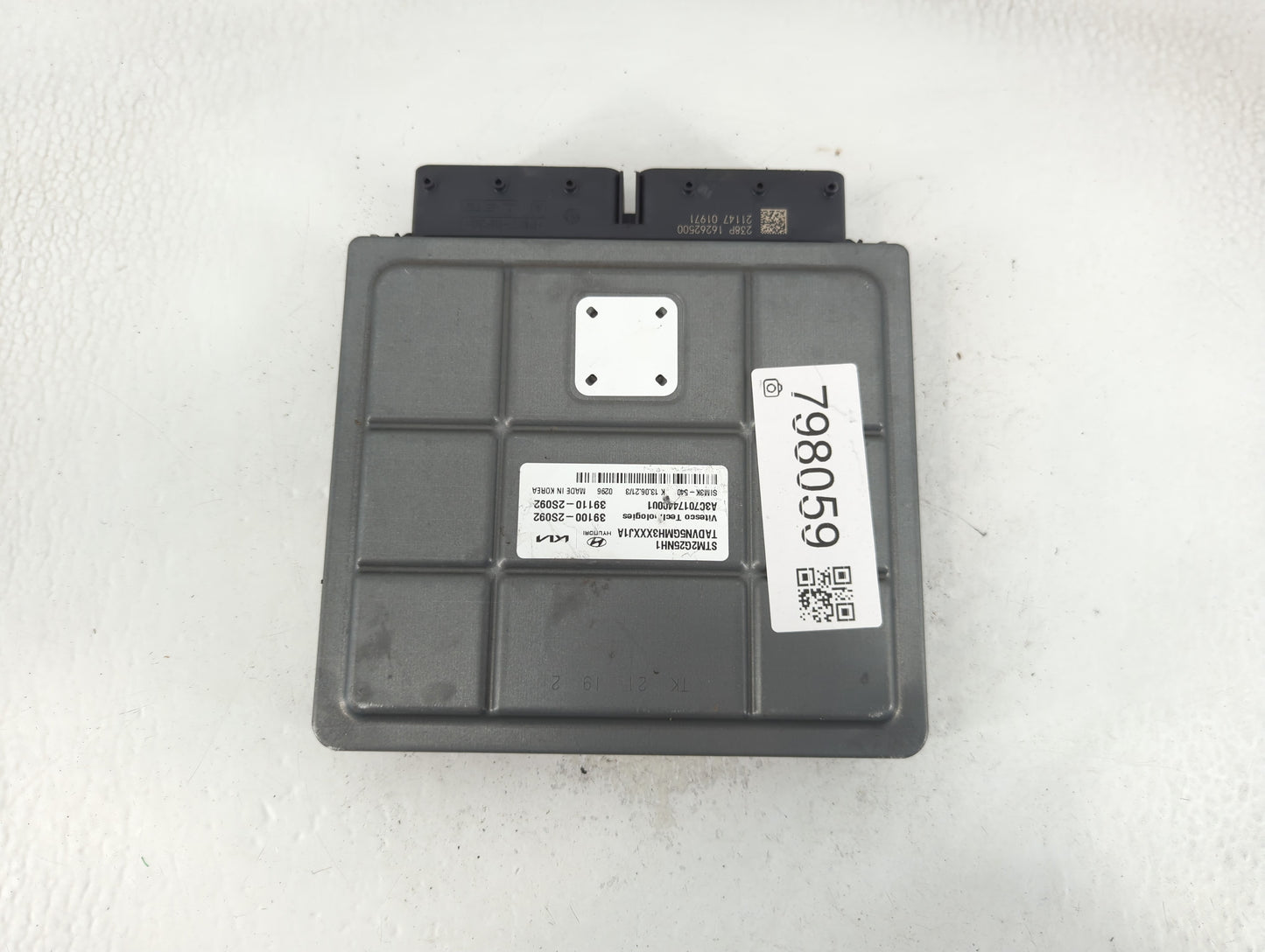2021 Hyundai Santa Fe PCM Engine Control Computer ECU ECM PCU OEM P/N:39110-2S092 39100-2S092 Fits OEM Used Auto Parts - Oem