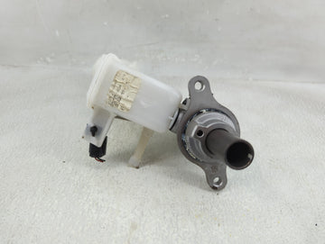 2022-2022 Hyundai Tucson Brake Master Cylinder