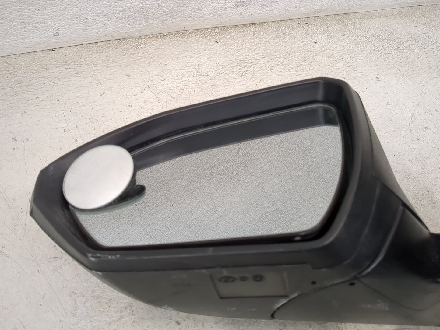 2022 Hyundai Tucson Driver Side View Mirror - Left Door Mirror OEM Used - Oemusedautoparts1.com