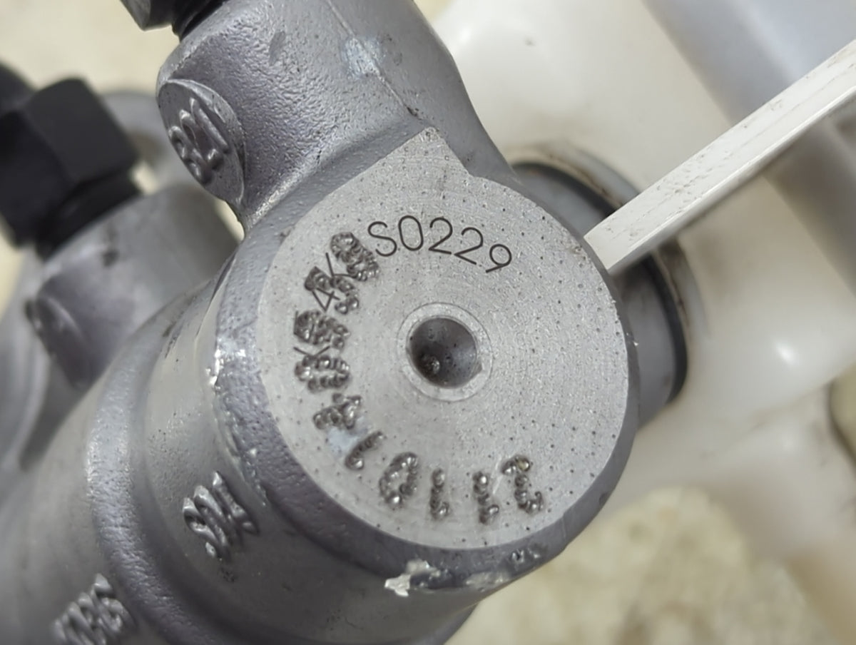 2022-2022 Hyundai Tucson Brake Master Cylinder 1496717 - Oemusedautoparts1.com