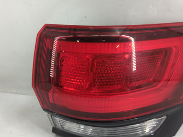 2014-2022 Jeep Grand Cherokee Tail Light Assembly Passenger Right OEM P/N:P68142942AF Fits OEM Used Auto Parts
