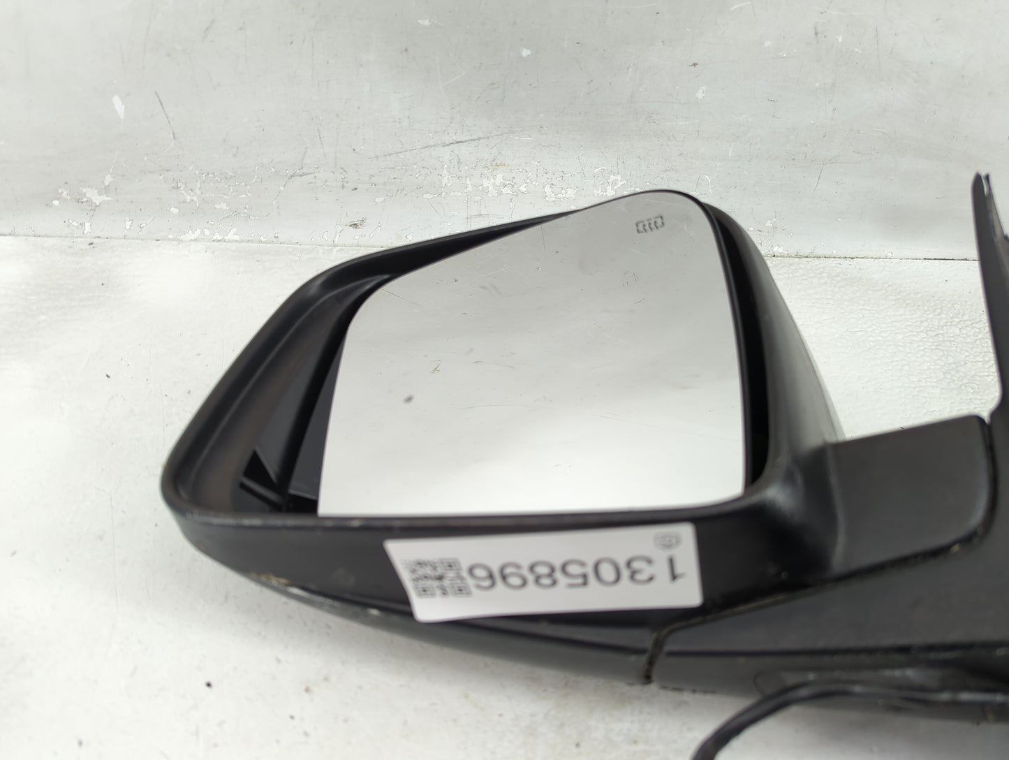 2016-2022 Jeep Grand Cherokee Driver Side View Mirror - Left Door Mirror OEM Used - Oemusedautoparts1.com