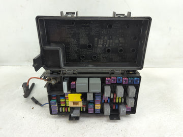 2022 Jeep Grand Cherokee Fusebox Fuse Box Panel Relay Module P/N:04692143AA 04692139AA, 68083380AA, R62337-001 Fits OEM Used Auto Parts