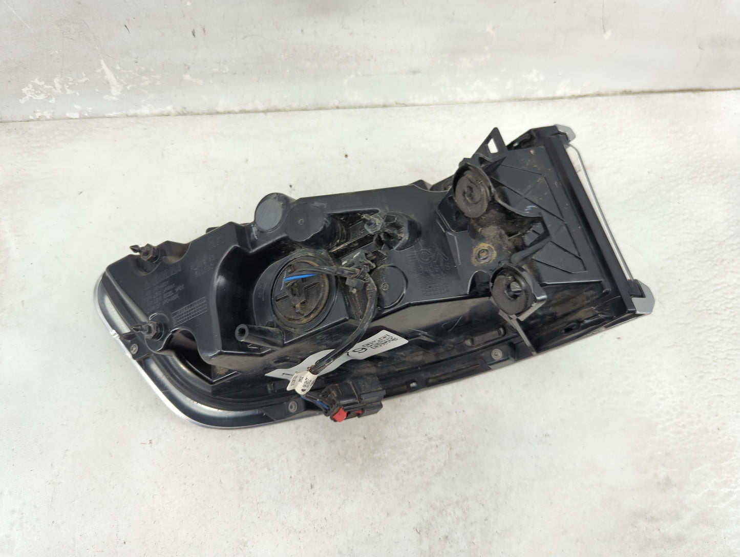 2022 Jeep Grand Wagoneer Tail Light Assembly Passenger Right OEM P/N:68340918AC Fits OEM Used Auto Parts - Oemusedautoparts1