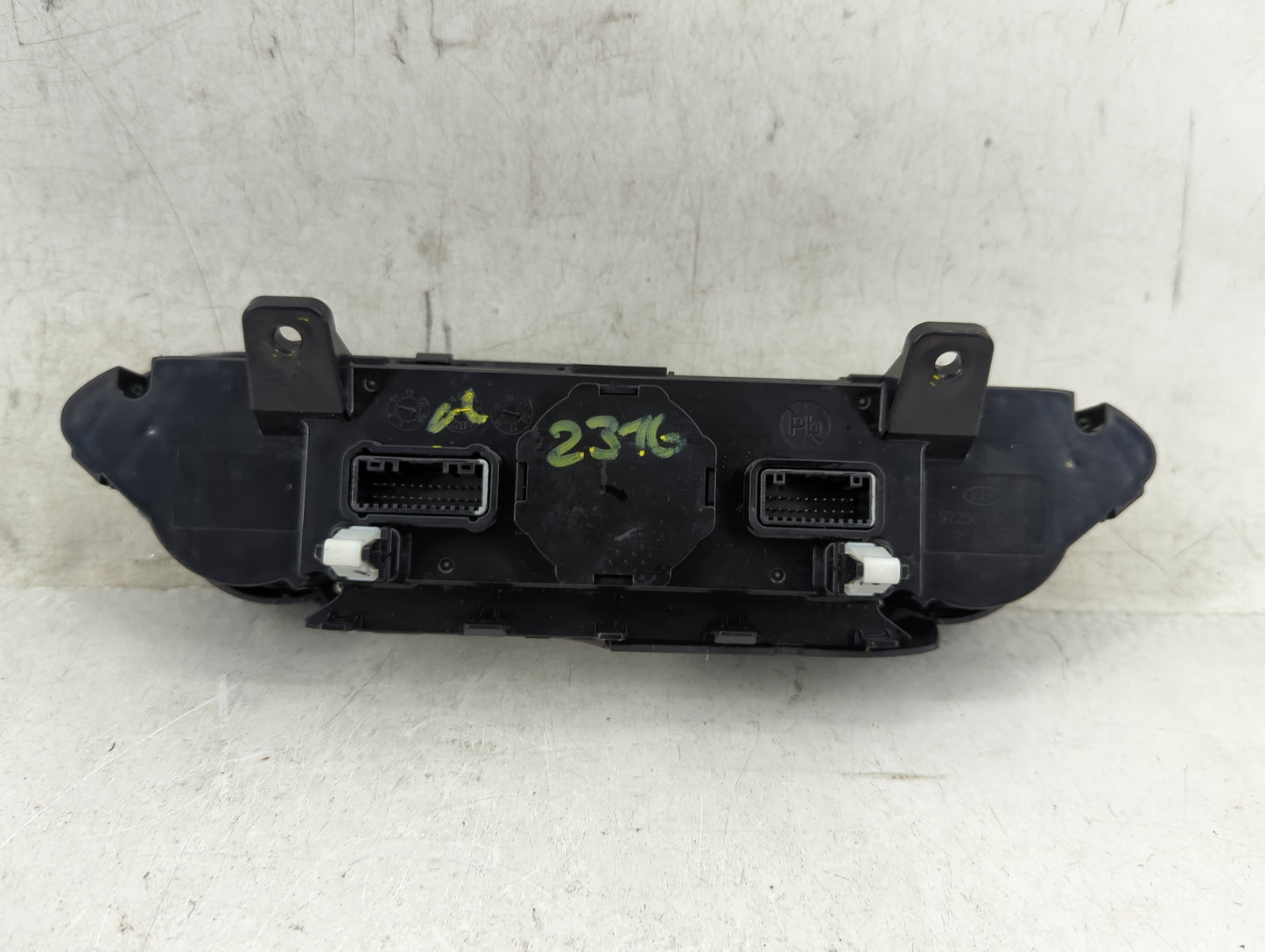 2022 Kia Forte Climate Control Module Temperature AC/Heater Replacement P/N:97250-M6AM0WK Fits OEM Used Auto Parts - Oemused