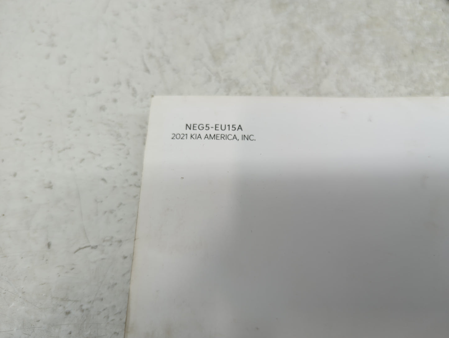 2022 Kia K5 Owners Manual Book Guide P/N:NEG5-EU15A OEM Used Auto Parts - Oemusedautoparts1.com