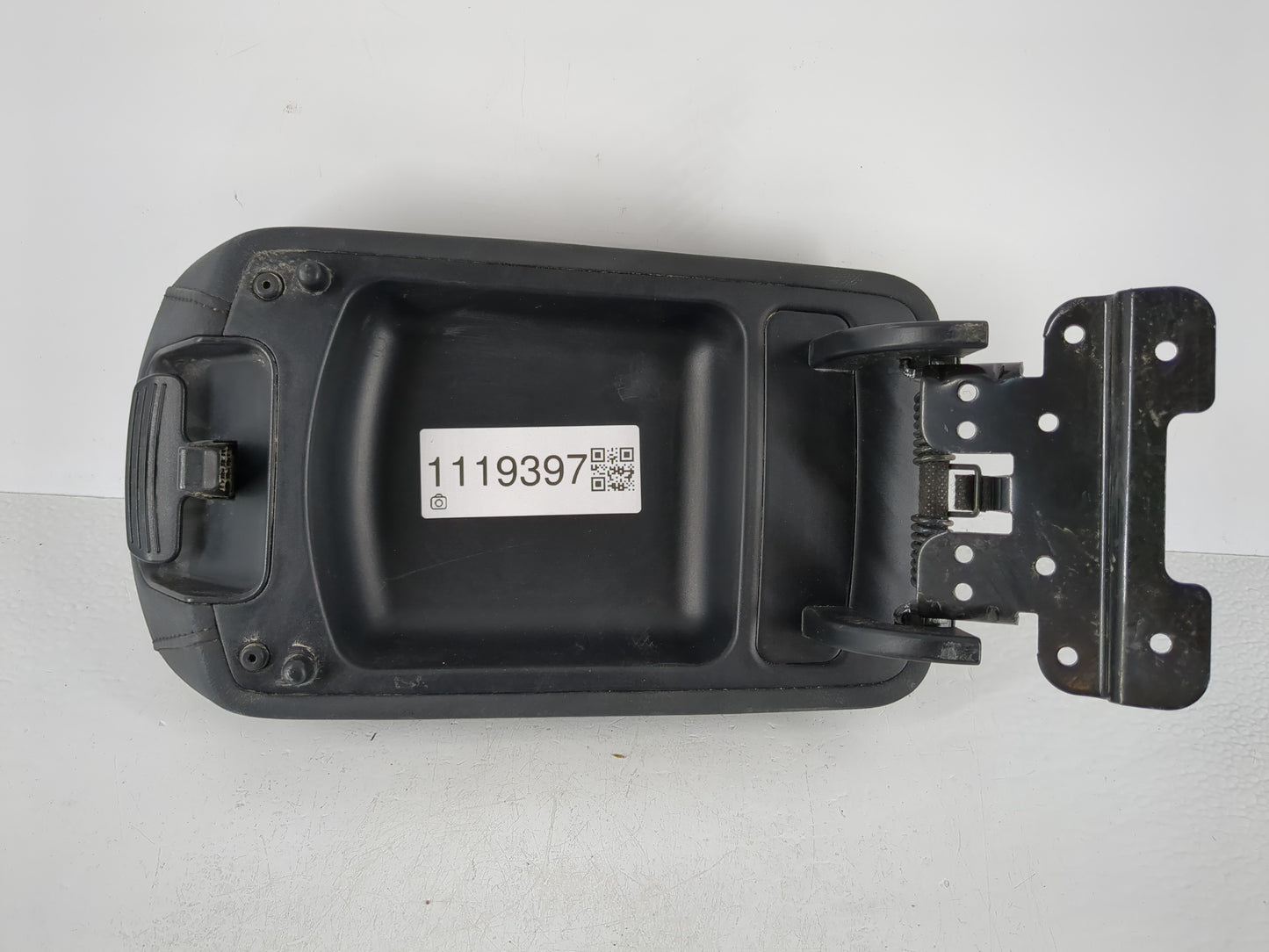 2021 Kia Soul Center Console Armrest Cover Lid Fits OEM Used Auto Parts - Oemusedautoparts1.com