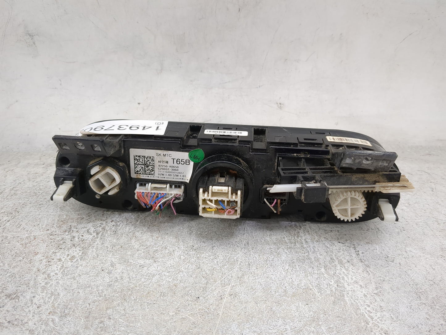 2020-2021 Kia Soul Climate Control Module Temperature AC/Heater Replacement P/N:97250-K0650 C20037-3060 Fits Fits 2020 2021