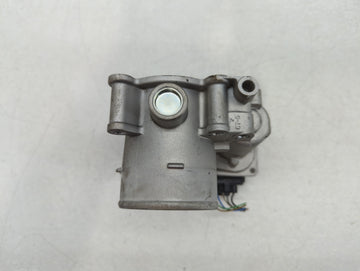 2020-2021 Kia Soul Throttle Body P/N:35100-2E410 Fits Fits 2020 2021 2022 OEM Used Auto Parts