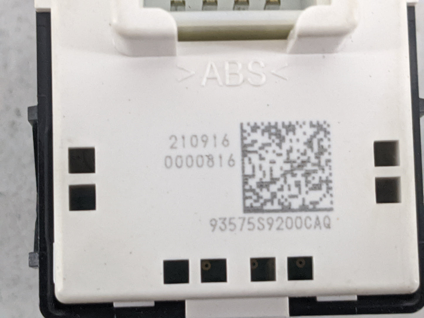 2022 Kia Telluride Passenger Right Power Window Switch 93575s9200caq - Oemusedautoparts1.com
