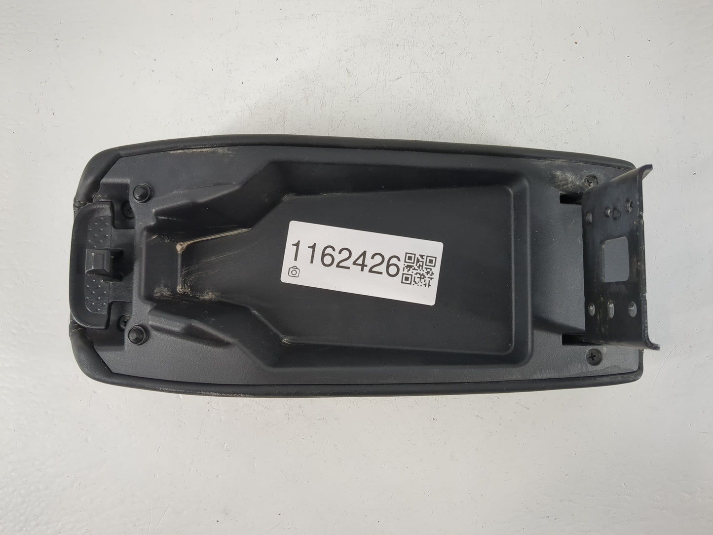 2022 Nissan Kicks Center Console Armrest Cover Lid P/N:210922A Fits OEM Used Auto Parts - Oemusedautoparts1.com