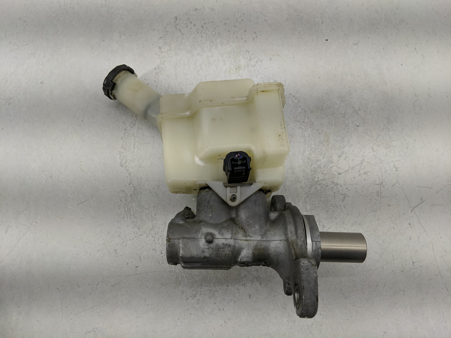 2021-2021 Nissan Kicks Brake Master Cylinder 1312767 - Oemusedautoparts1.com