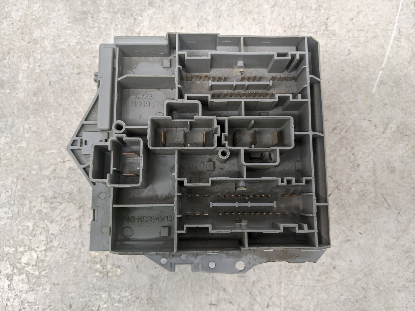 2022 Ram Promaster Fusebox Fuse Box Panel Relay Module P/N:68305537AA Fits OEM Used Auto Parts - Oemusedautoparts1.com