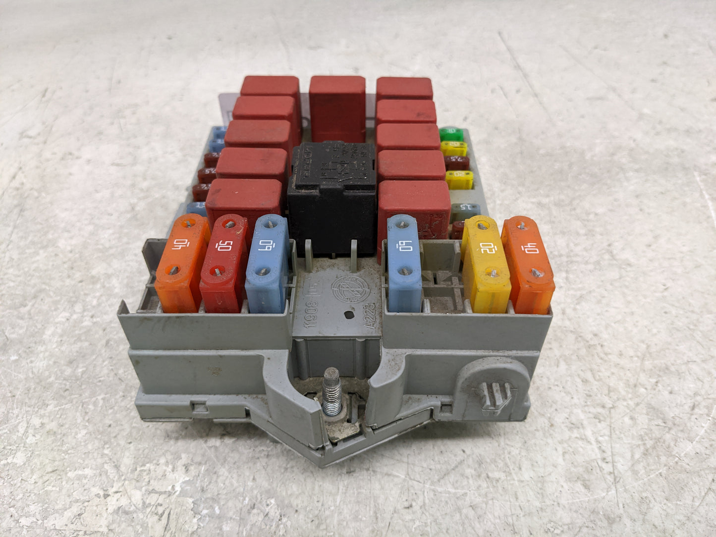 2020-2022 Ram Promaster Fusebox Fuse Box Panel Relay Module P/N:68305537AA Fits Fits 2020 2021 2022 OEM Used Auto Parts - Oe