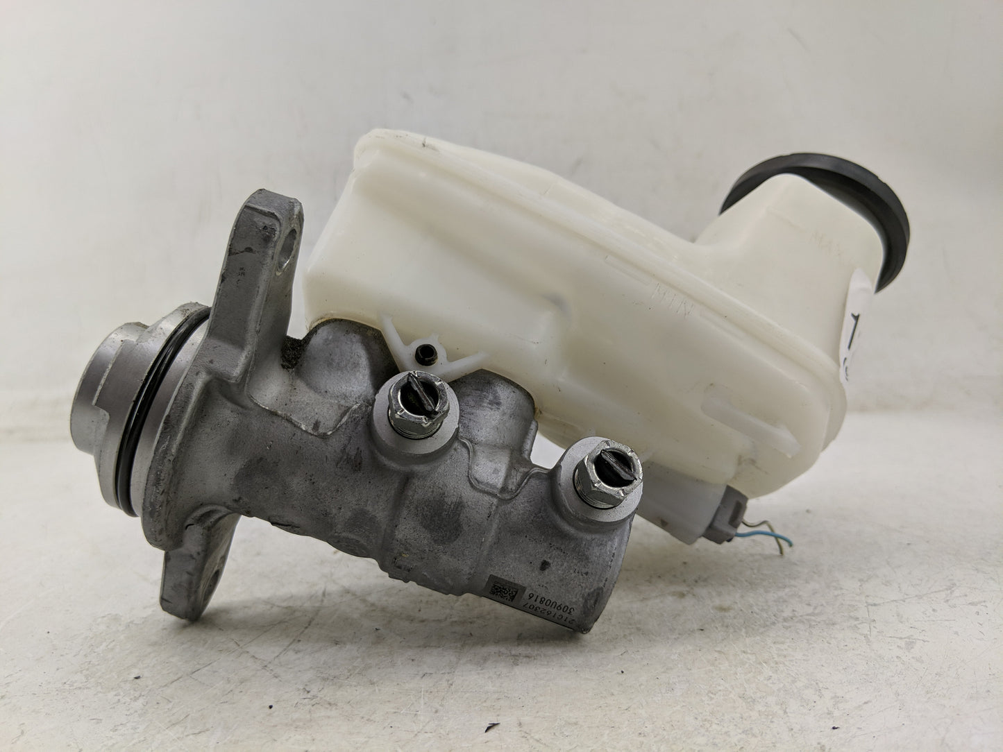 2022 Toyota Camry Brake Master Cylinder 1312504 - Oemusedautoparts1.com