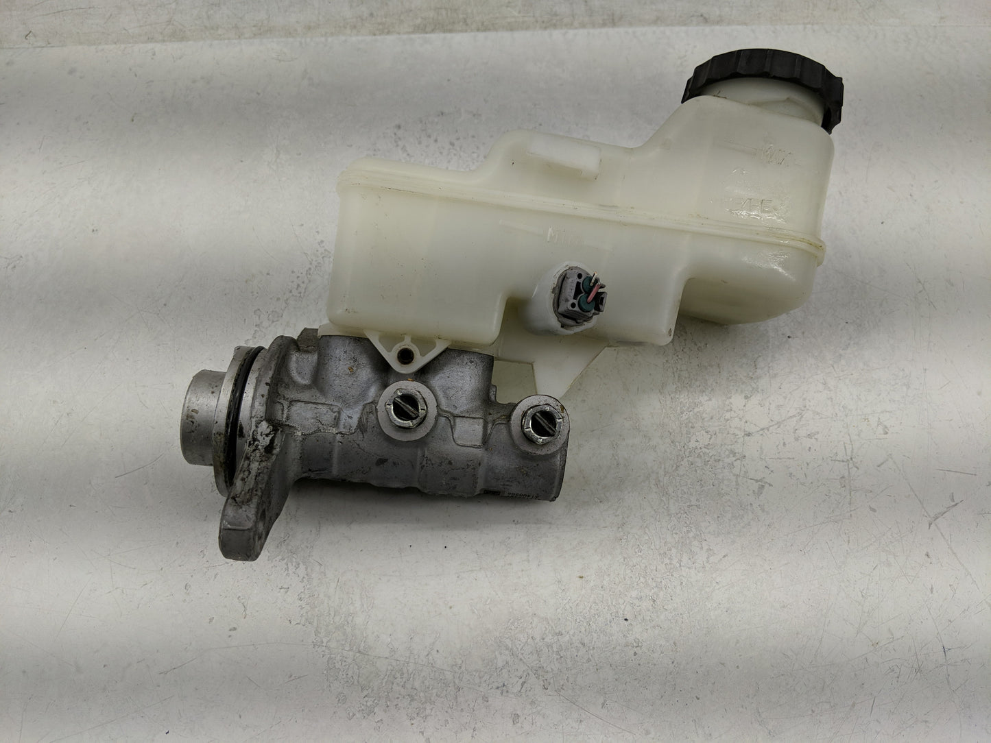 2019-2022 Toyota Corolla Brake Master Cylinder 1311398 - Oemusedautoparts1.com