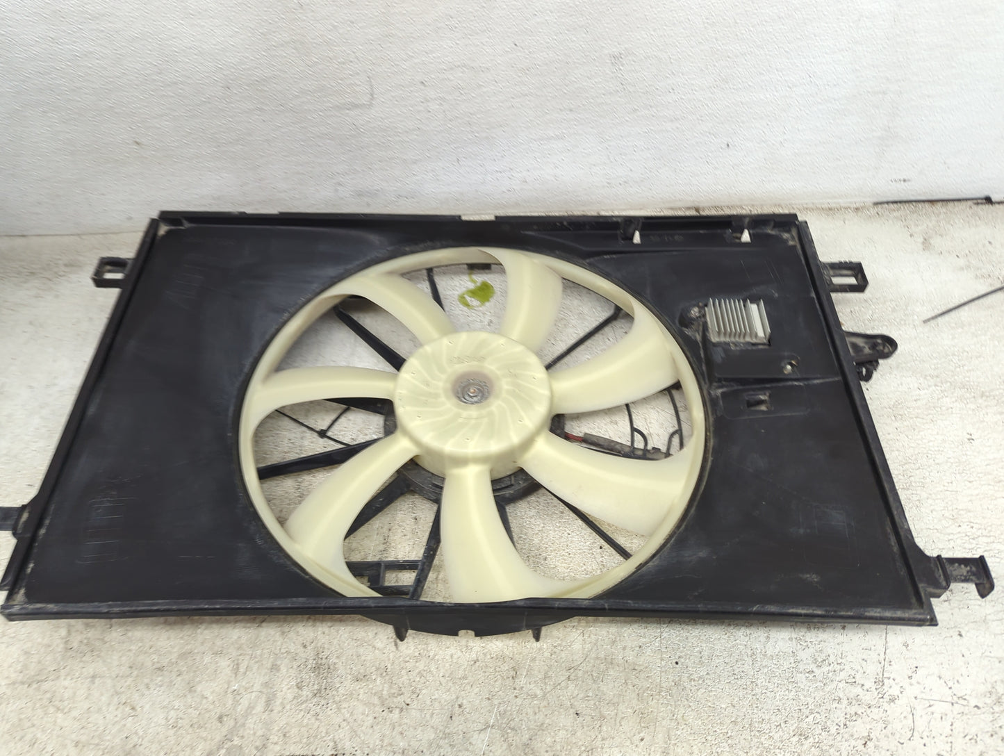 2020-2022 Toyota Corolla Electric Radiator Cooling Fan Motor Assembly P/N:16363-37130 268000-5160 Fits Fits 2020 2021 2022 O