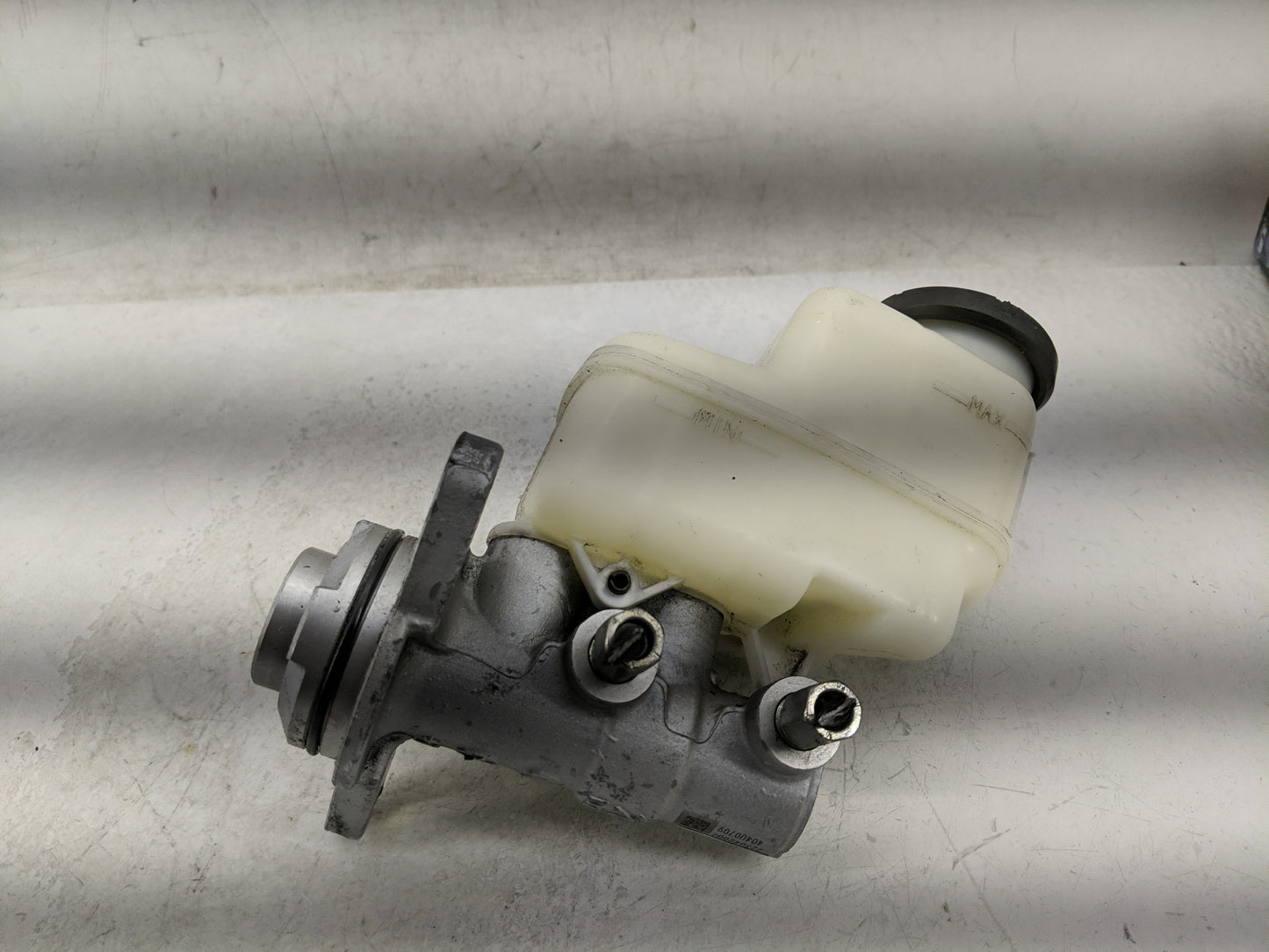 2009-2022 Toyota Tacoma Brake Master Cylinder 1312593 - Oemusedautoparts1.com