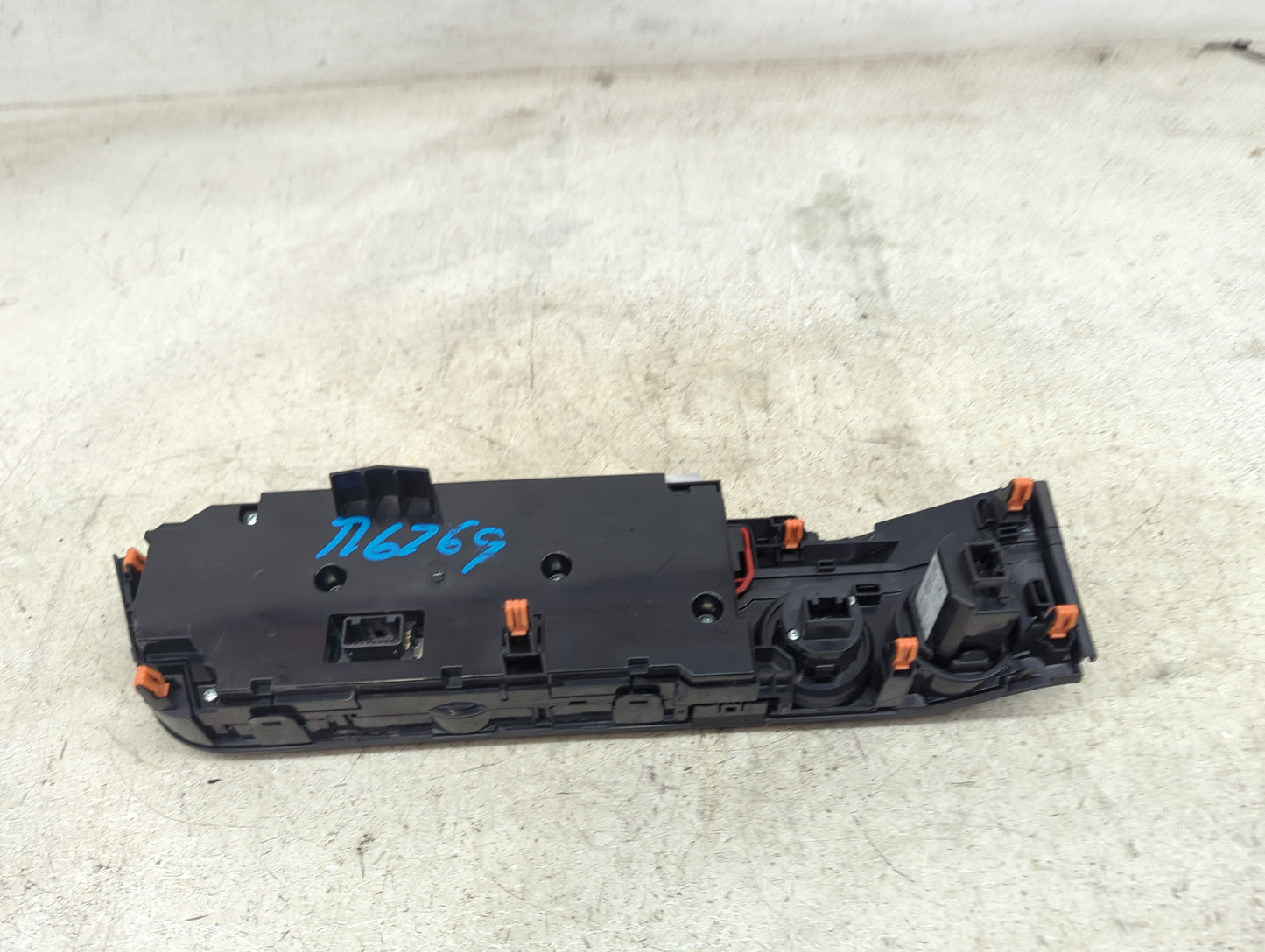 2022 Toyota Tacoma Climate Control Module Temperature AC/Heater Replacement P/N:34014Y6899 Fits OEM Used Auto Parts - Oemuse