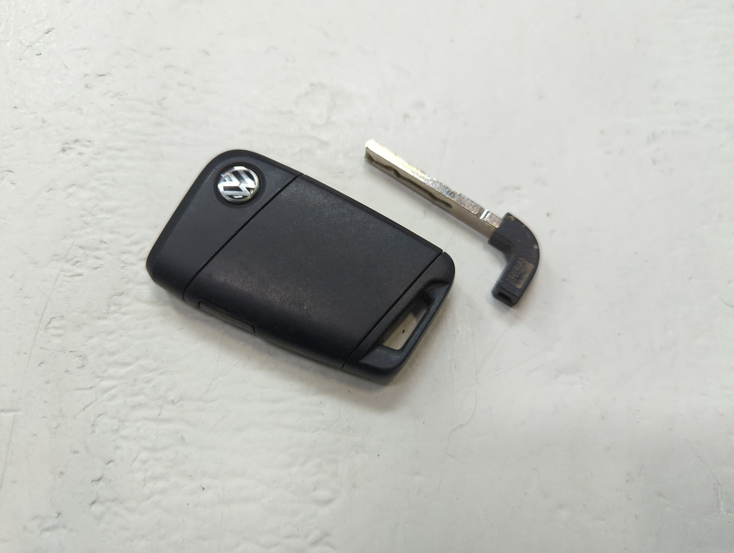 Volkswagen Atlas Keyless Entry Remote Fob KR5FS14T A2C16970606 5 buttons - Oemusedautoparts1.com