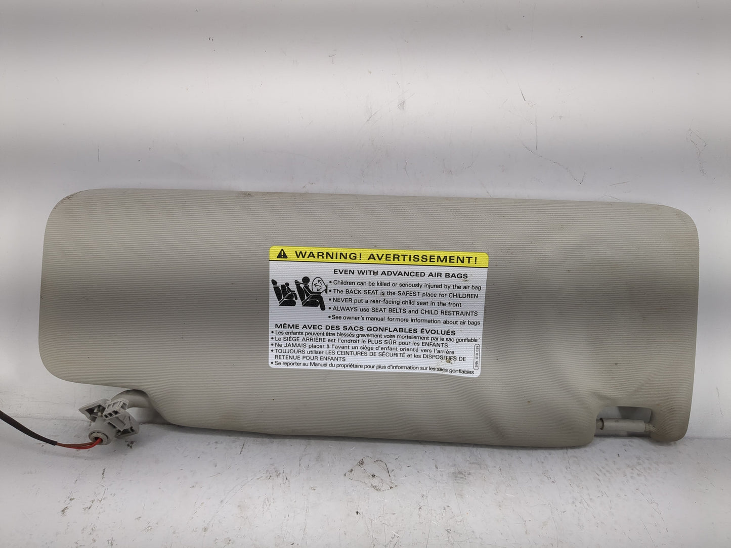 2022 Volkswagen Taos Sun Visor Shade Replacement Passenger Right Mirror Fits OEM Used Auto Parts - Oemusedautoparts1.com