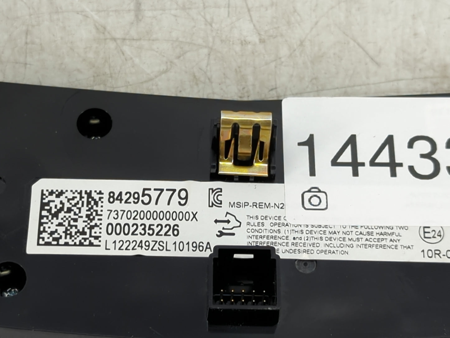 2023 Cadillac Xt5 Climate Control Module Temperature AC/Heater Replacement P/N:84295779 Fits OEM Used Auto Parts - Oemusedau