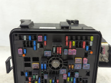 2023 Chevrolet Colorado Fusebox Fuse Box Panel Relay Module P/N:85620630 23318012, 812914718 Fits OEM Used Auto Parts