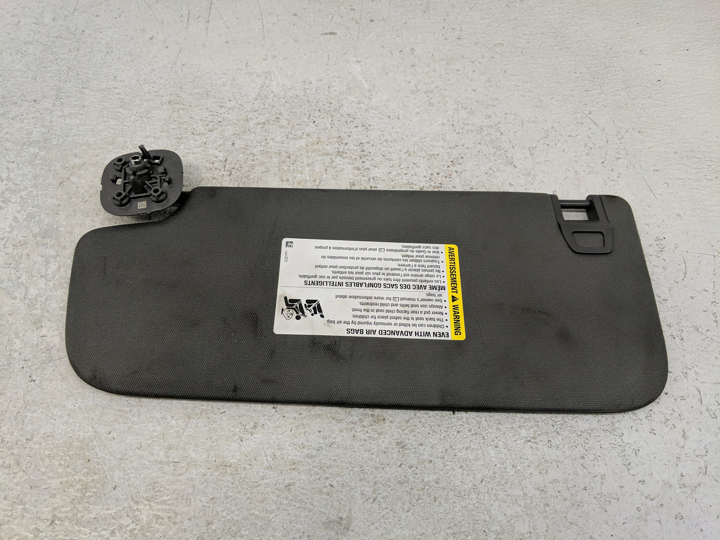 2019-2022 Chevrolet Silverado 1500 Sun Visor Shade Replacement Passenger Right Mirror Fits Fits 2019 2020 2021 2022 OEM Used