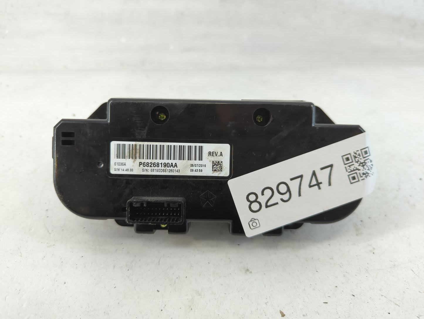 2023 Dodge Ram 1500 Climate Control Module Temperature AC/Heater Replacement P/N:P68268190AA Fits OEM Used Auto Parts - Oemu