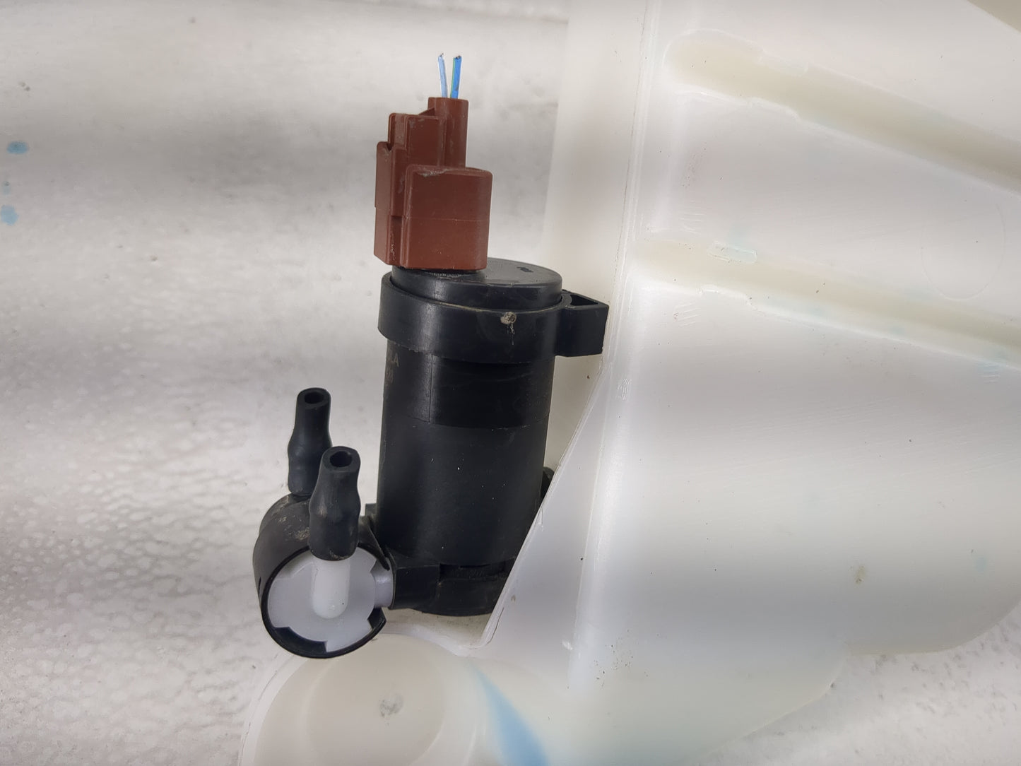 2023 Ford Explorer Windshield Washer Fluid Reservoir Bottle Oem - Oemusedautoparts1.com