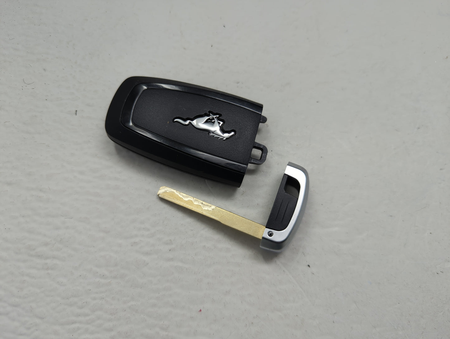 Ford Mustang Keyless Entry Remote Fob M3N-A3C108397 PR3T-15K601-CB 4 buttons - Oemusedautoparts1.com