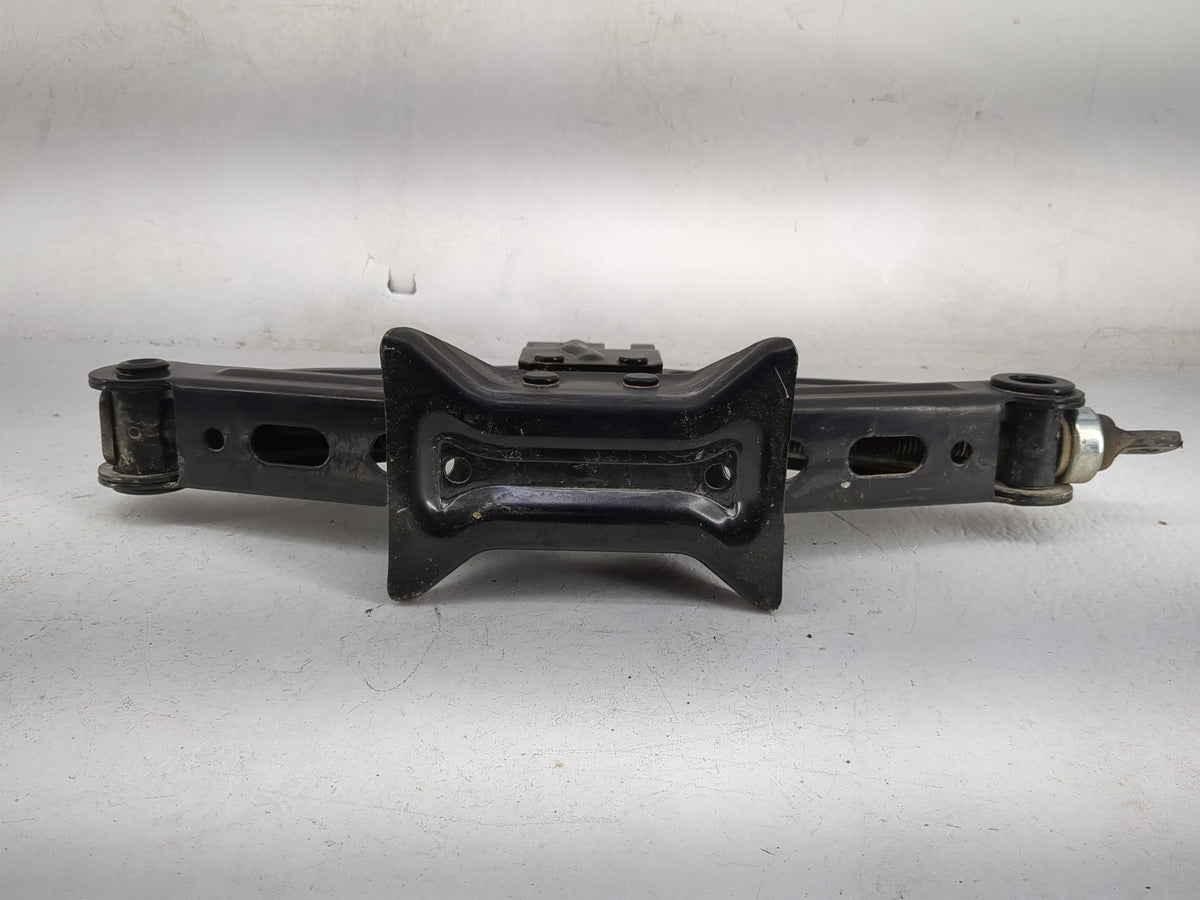 2023 Genesis Gv70 Spare Scissor Car Jack - Oemusedautoparts1.com
