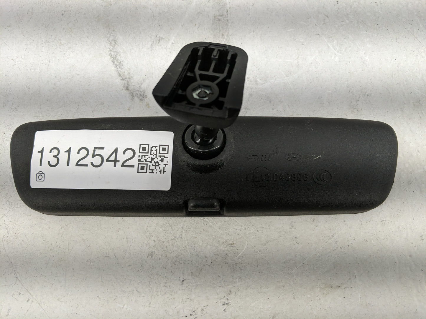 2021-2022 Hyundai Elantra Interior Rear View Mirror Replacement OEM P/N:E13049896 Fits Fits 2020 2021 2022 OEM Used Auto Par