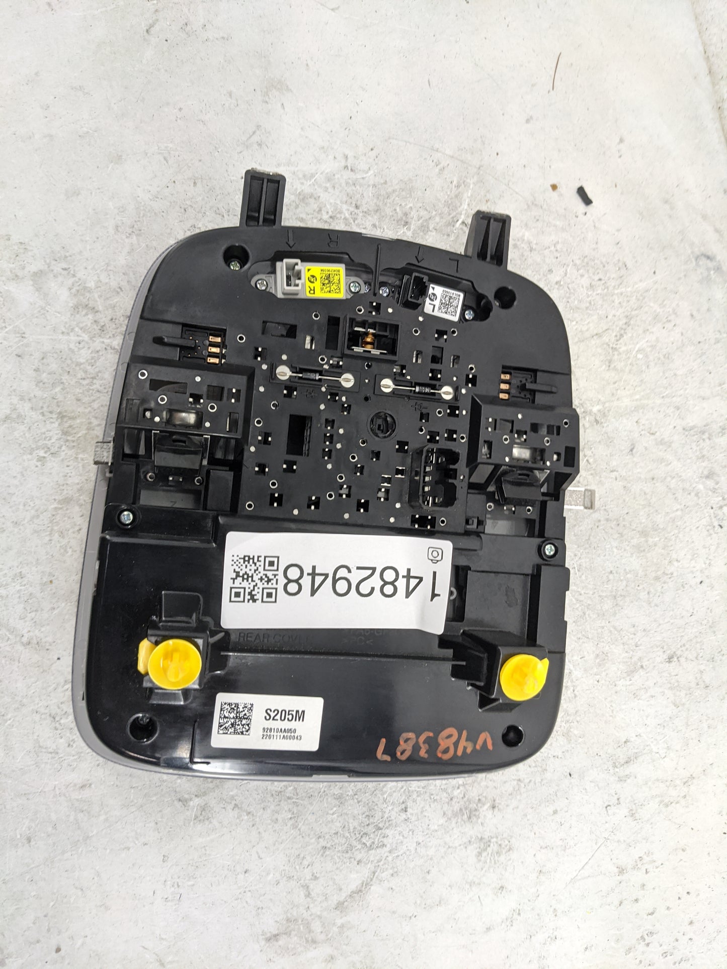 2022-2022 Hyundai Elantra Overhead Roof Console - Oemusedautoparts1.com