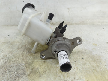 2023 Hyundai Elantra Brake Master Cylinder 1496573