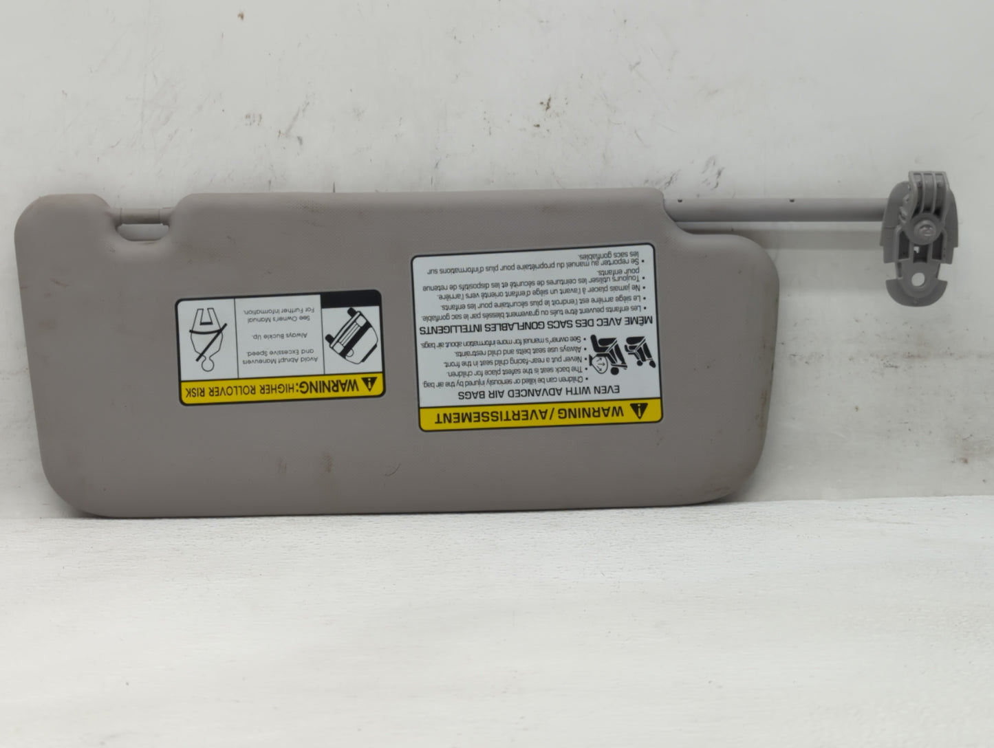 2022 Hyundai Kona Sun Visor Shade Replacement Passenger Right Mirror Fits OEM Used Auto Parts - Oemusedautoparts1.com