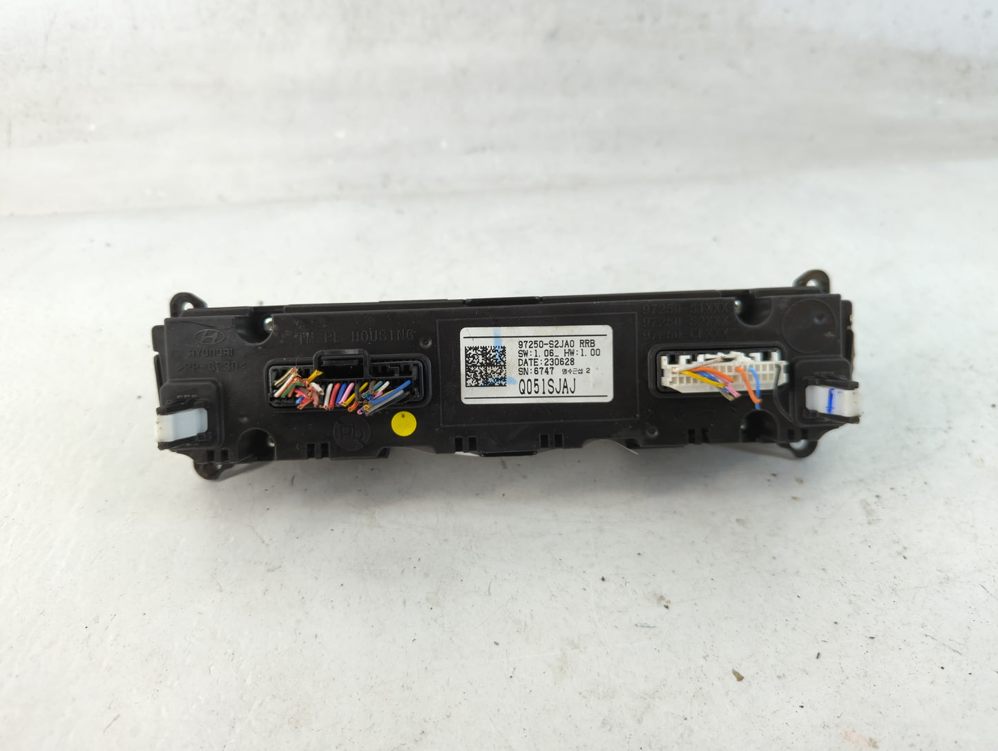 2021 Hyundai Santa Fe Climate Control Module Temperature AC/Heater Replacement P/N:97250-S2JA0 Fits OEM Used Auto Parts - Oe