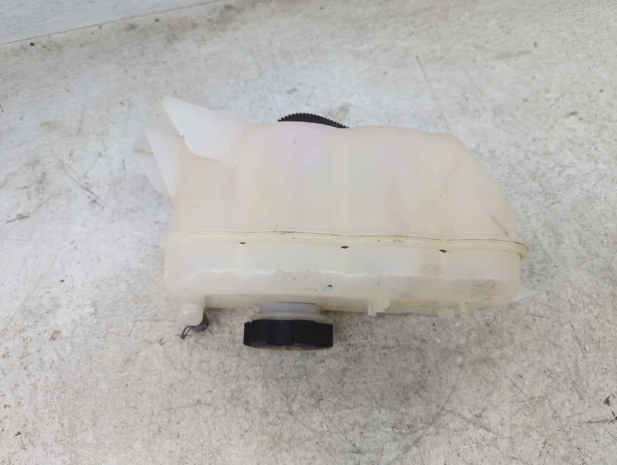 2021 Jeep Grand Cherokee Radiator Coolant Overflow Expansion Tank Bottle 1449281 - Oemusedautoparts1.com