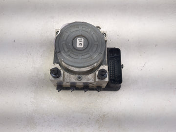 2023 Kia Forte ABS Pump Control Module Replacement P/N:58900-M7AA0 06.2102-7519.4, 28.5180-3601.3, 06.7109-5309.3 Fits OEM Used Auto Parts
