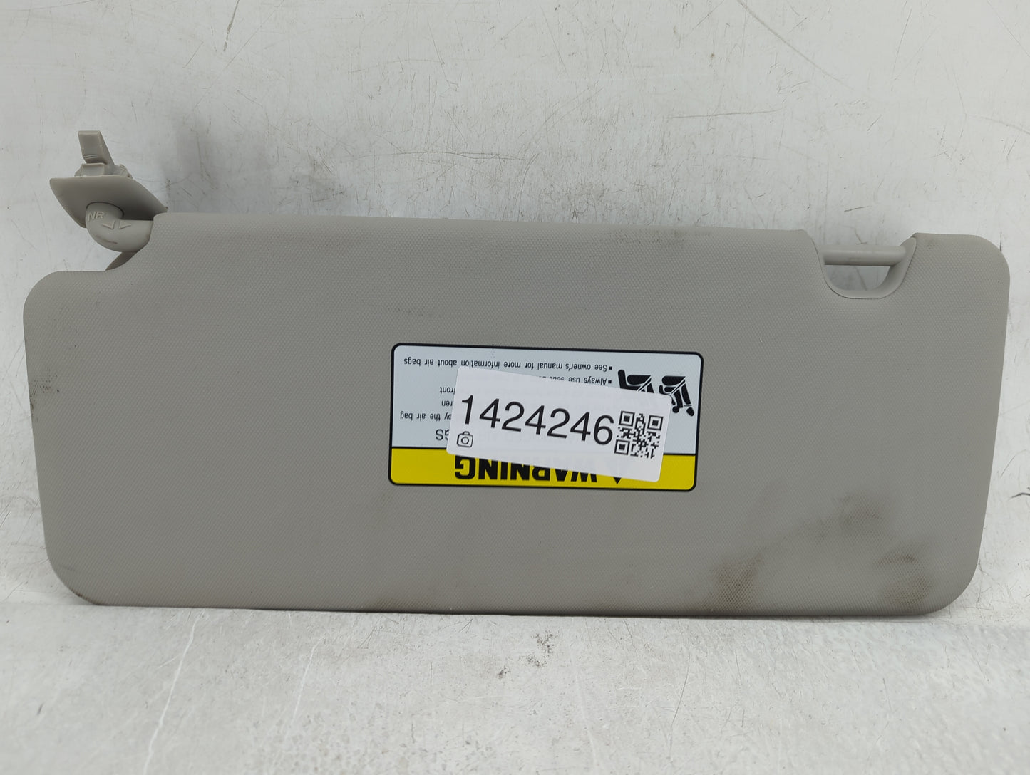 2023 Kia Sorento Sun Visor Shade Replacement Passenger Right Mirror Fits OEM Used Auto Parts - Oemusedautoparts1.com