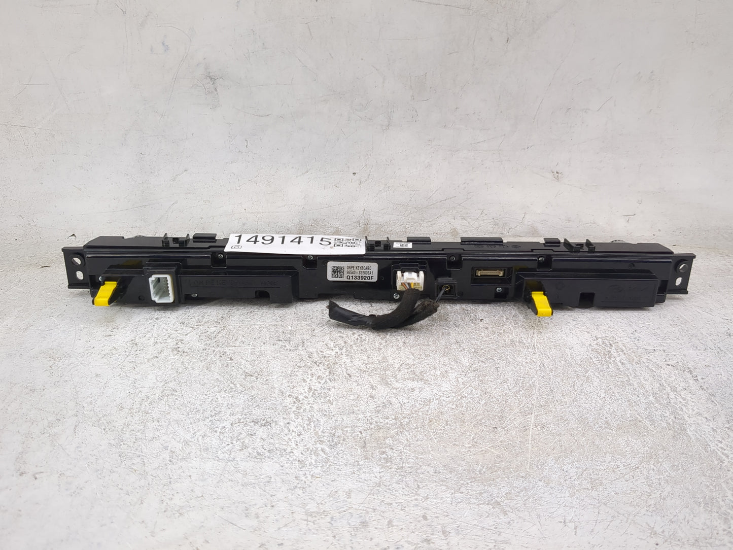 2023 Kia Telluride Radio Control Panel - Oemusedautoparts1.com