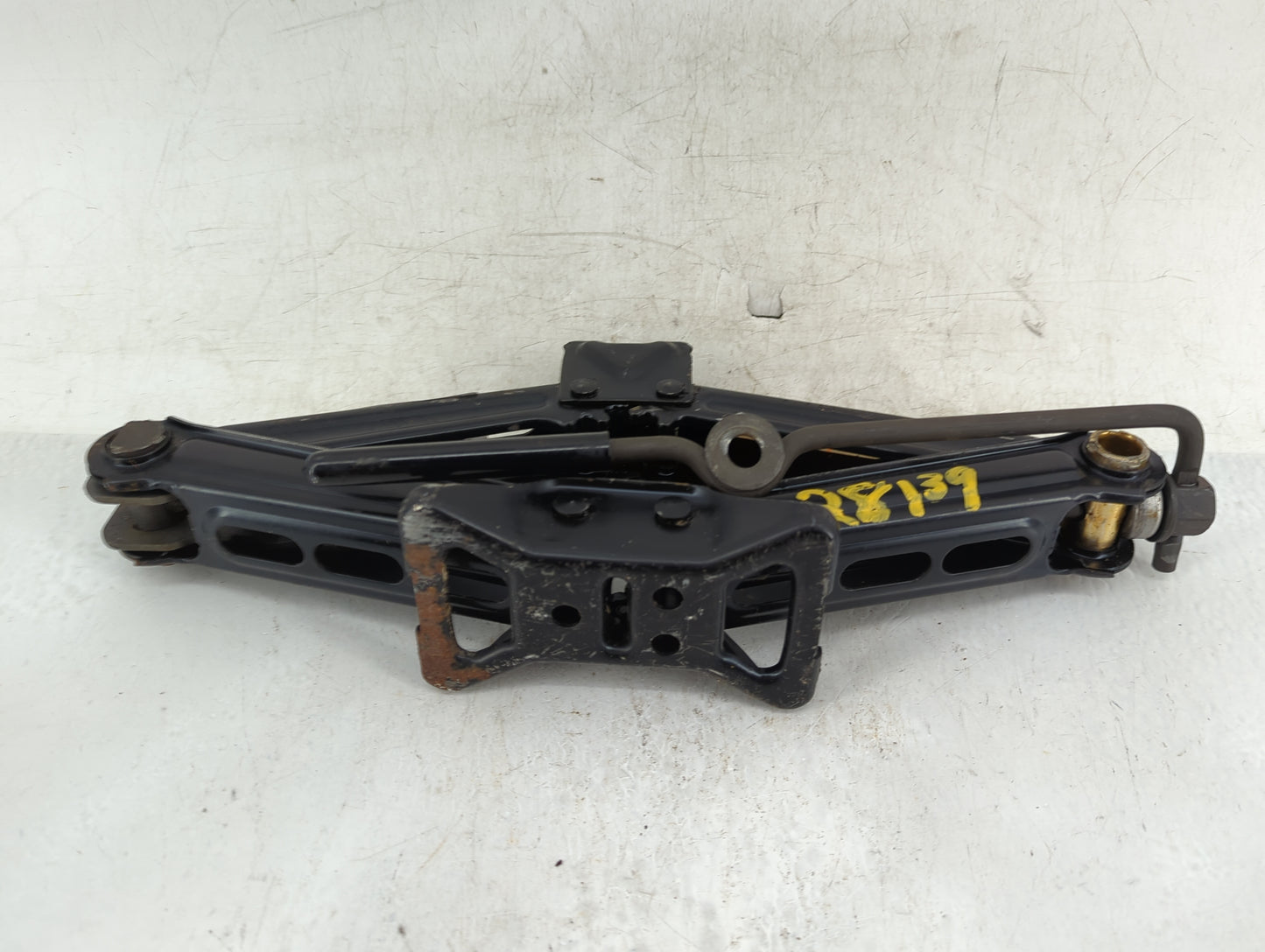 2023 Nissan Altima Spare Scissor Car Jack 1415782 - Oemusedautoparts1.com