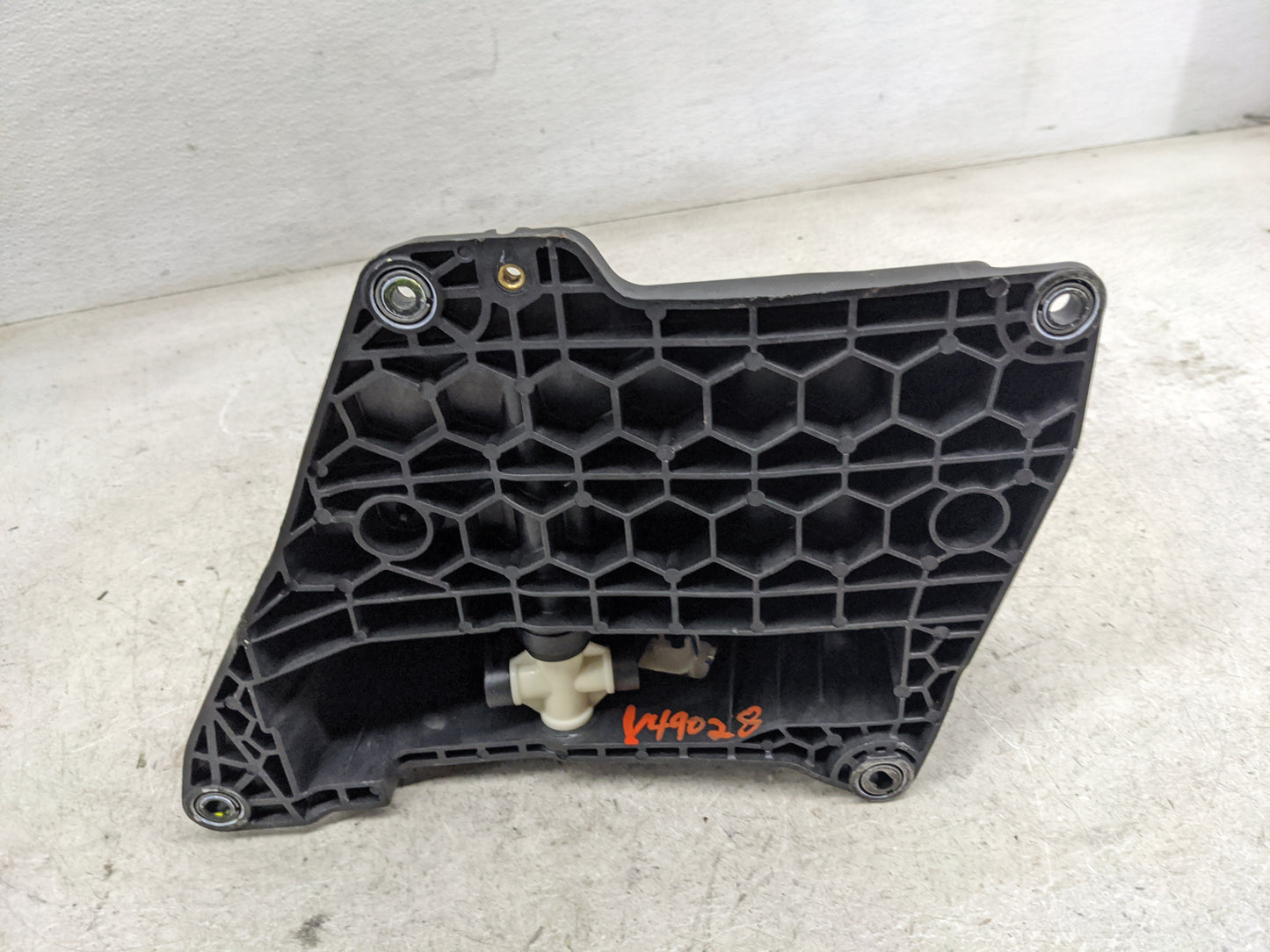 2023 Nissan Frontier Floor Console Assembly Shifter - Oemusedautoparts1.com