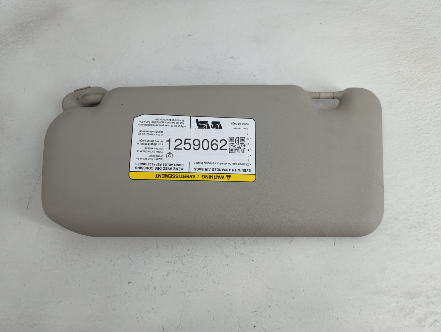 2020-2022 Nissan Sentra Sun Visor Shade Replacement Passenger Right Mirror Fits Fits 2020 2021 2022 OEM Used Auto Parts - Oe