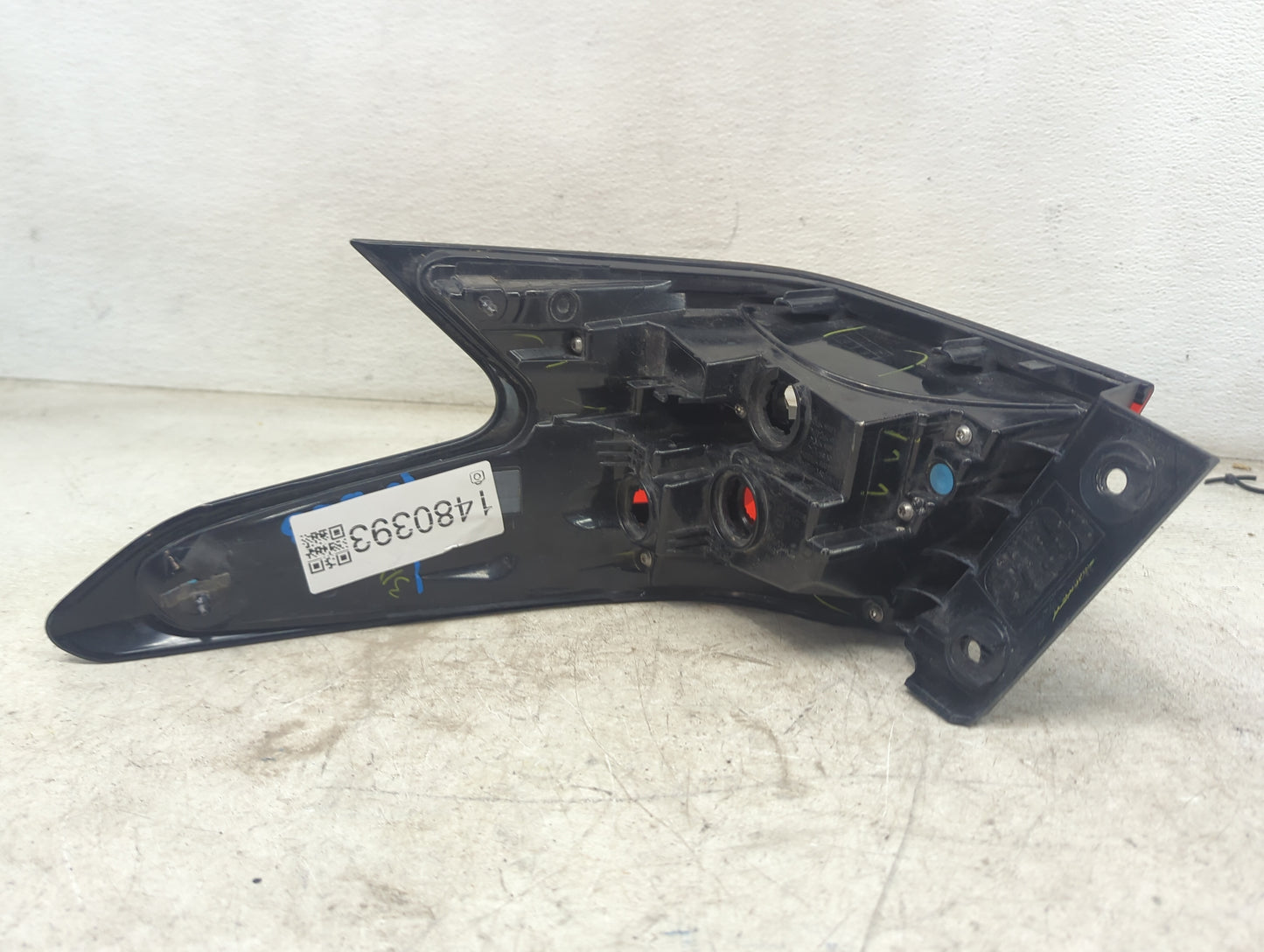 2020-2022 Nissan Versa Driver Left Side Deck Lid Mounted Tail Light - Oemusedautoparts1.com