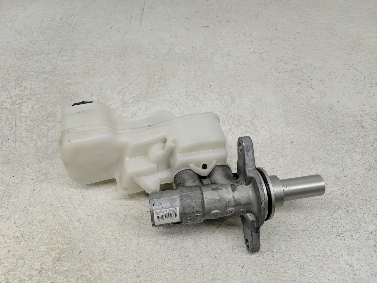 2019-2022 Toyota Corolla Brake Master Cylinder 1302367 - Oemusedautoparts1.com