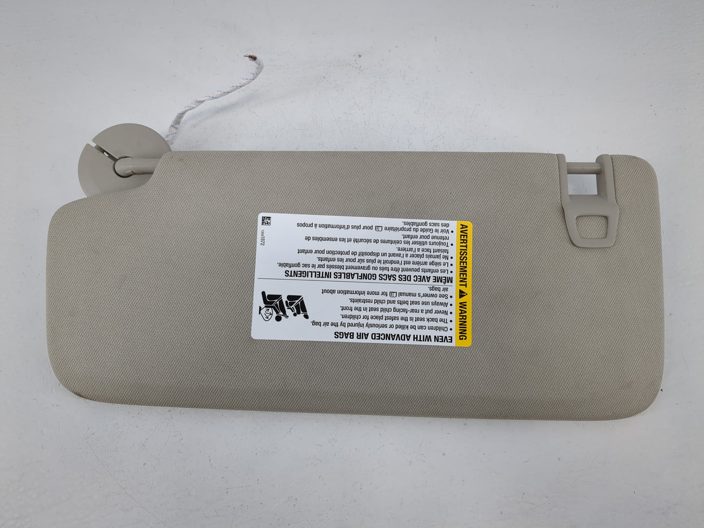 2024 Buick Encore Sun Visor Shade Replacement Passenger Right Mirror Fits OEM Used Auto Parts - Oemusedautoparts1.com