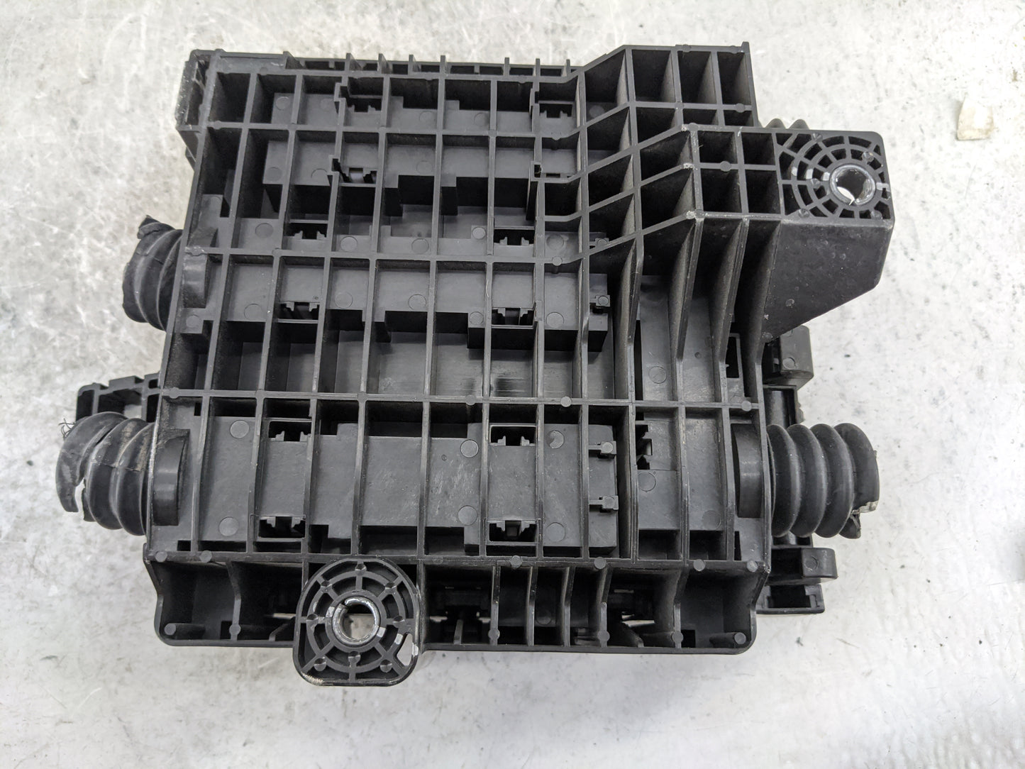 2020-2021 Chevrolet Blazer Fusebox Fuse Box Panel Relay Module P/N:7171-4521-30 7154-0836-30 Fits Fits 2020 2021 OEM Used Au
