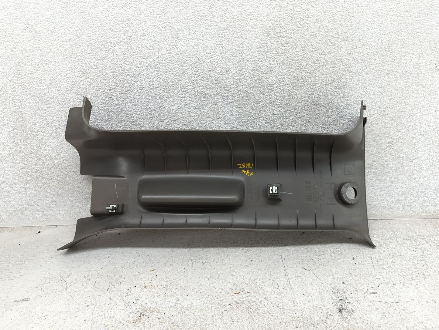 1996-2021 Chevrolet Express 3500 Passenger Center Pillar Oem - Oemusedautoparts1.com